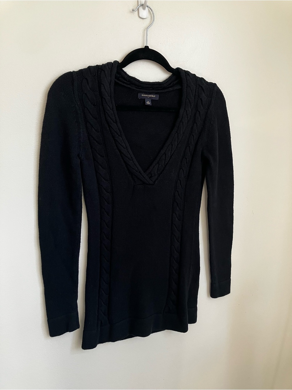 Women’s Banana Republic V-neck Cable Knit Sweater